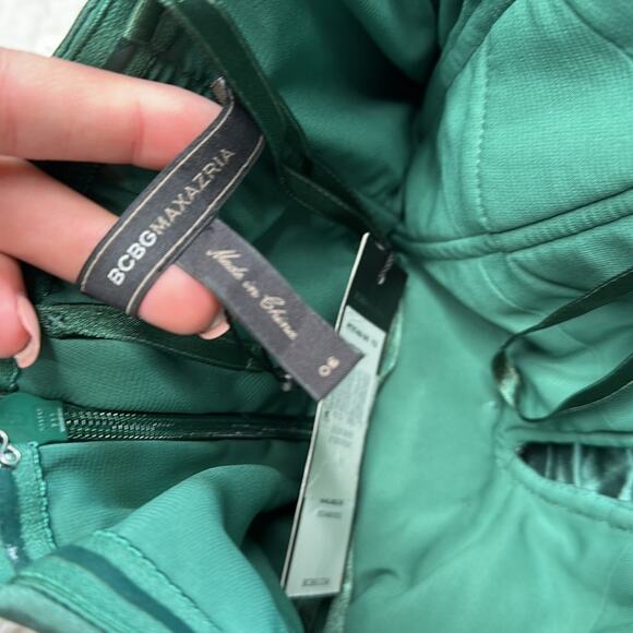 BCBGMaxAzira Tristina Deep Evergreen Scrunch Style Mini Dress Flower Sexy BK6 - Picture 4 of 12